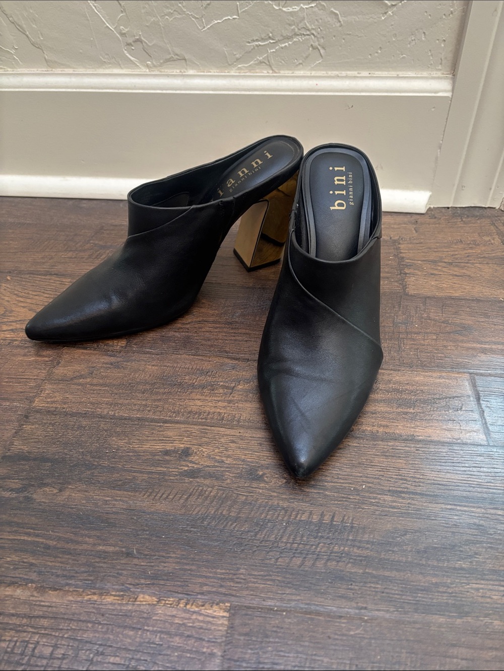 Gianni Bini Black Pointed Leather Mule with Sculpted Gold Heel - Picture 3 of 8